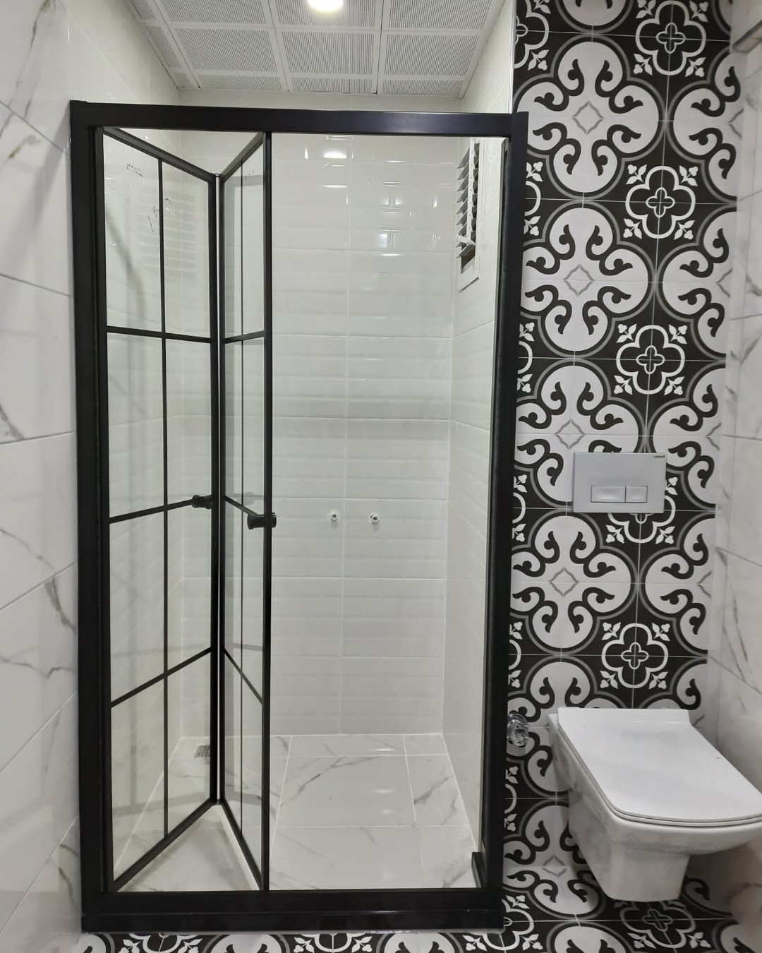 Katlanır Duşakabin – 05 Showroom Sergileme